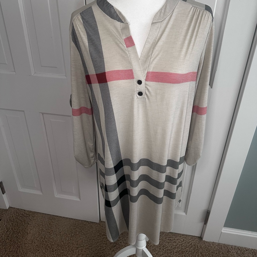 Chic Striped Buttoned Tunic - Picture 3 of 8